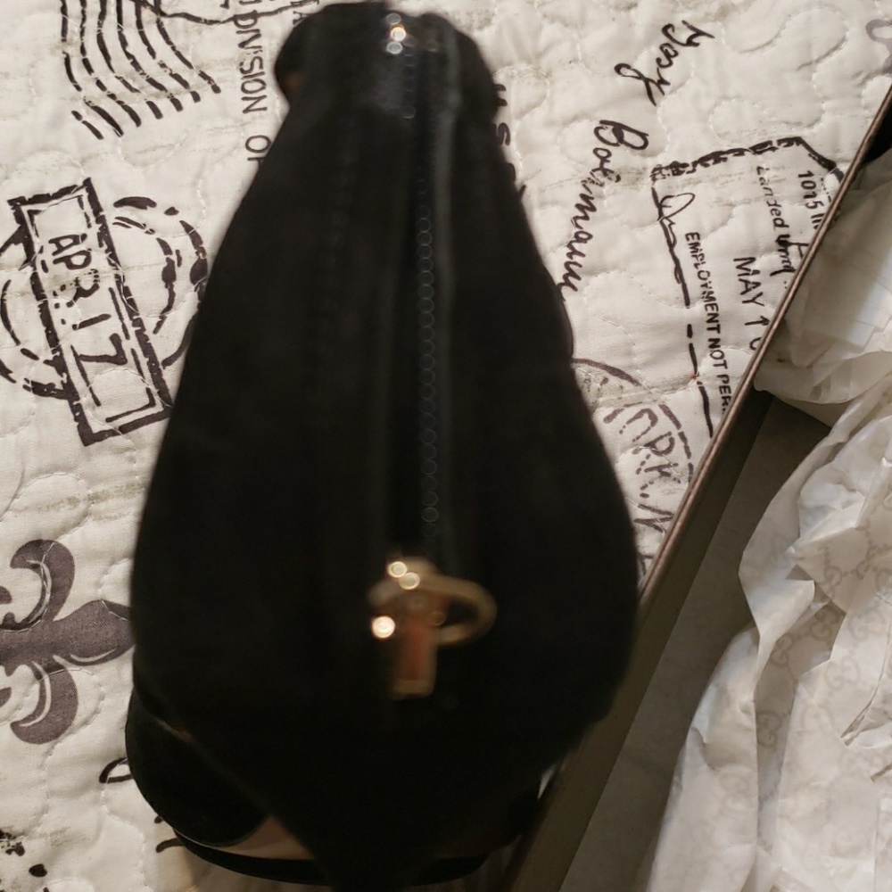 Designer Shoes - Picture 2 of 7